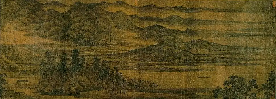 Montagnes estivales, v. 950, section d'un rouleau portatif, encre et couleur sur soie, 49,2 × 311,7&nbsp;cm. Musée de Shanghai.