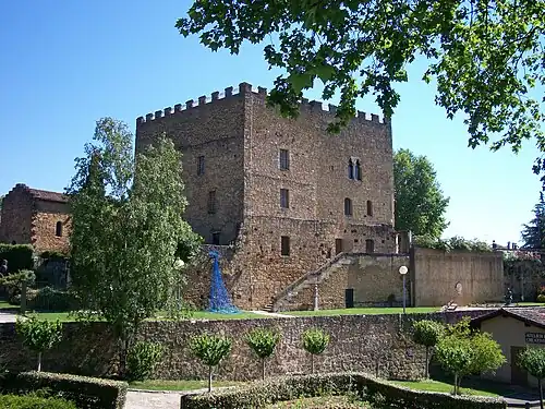Le donjon Lacataye (XIVe&nbsp;siècle).