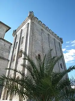 Vue sud-est du donjon.