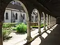 Jardin médiéval du cloitre de l'église Notre-Dame.