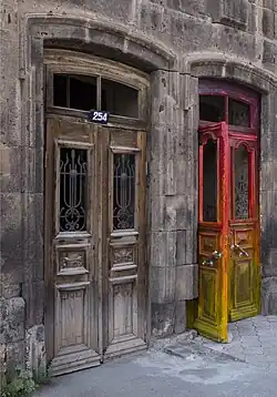 Portes à Gyumri. Aout 2019.