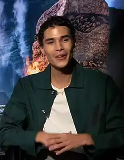 Description de l'image Dora and the Lost City of Gold cast (cropped).jpg.