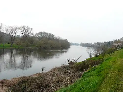 La Dordogne à Saint-Seurin-de Prats.