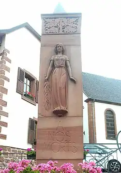 Le monument aux morts.
