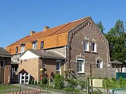 Habitations groupées par quatre.