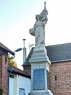 Le monument aux morts.