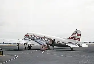 Douglas DC-3 N33607 d'Hawaiian.