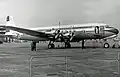 Le Douglas DC-6 de KLM (n°21) avant son départ à Londres.