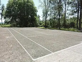Court de tennis du stade.