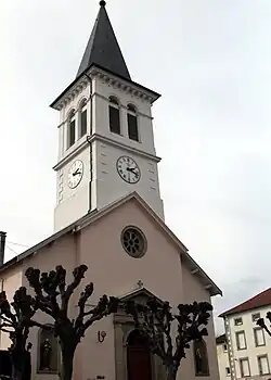La tour d'église Saint-Médard.