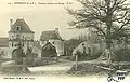 La ferme et le château du Plessis-Pillet au début du XXe&nbsp;siècle (carte postale).