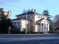Le pavillon d'octroi (de) de Leipzig construit par Thormeyer (1827-1829).