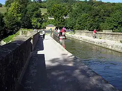 Le pont-canal de Dundas sur le canal Kennet et Avon près de Limpley Stoke.