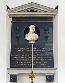Monument de l’évêque Francesco Scipione Dondi dall'Orologio.