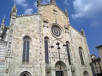 La façade.