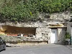 Ancien habitat troglodytique.