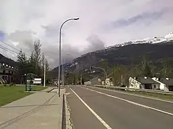 Un passage piéton sur la route E7 à Villanúa en Espagne, communauté d'Aragon, proche de la frontière française.