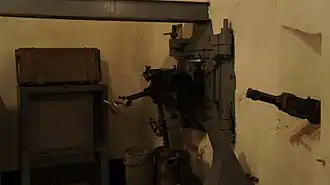 Défense de l'entrée des munitions par un FM jumelé et un lance-grenade.