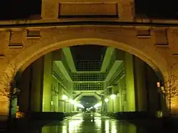 Vue opposée, de nuit