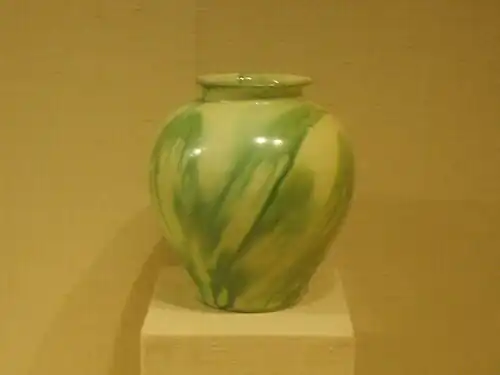 Jarre de céramique avec glaçures verte et jaune, première moitié du VIIIe&nbsp;siècle. Metropolitan Museum of Art