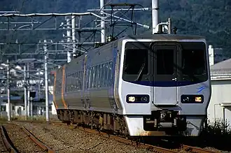 Rame à 3 caisses avec la face avant plate pour le couplage de 2 rames.