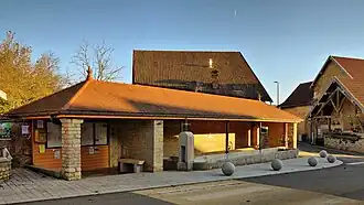 La fontaine-lavoir-abreuvoir.