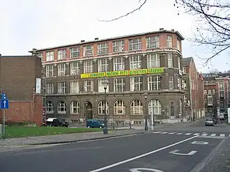 Description de cette image, également commentée ci-après