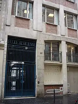 Entrée du 107, rue Notre-Dame-des-Champs.