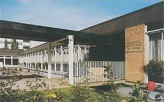 Bâtiment A d'administration de l'Institut industriel du Nord (IDN) en 1990.