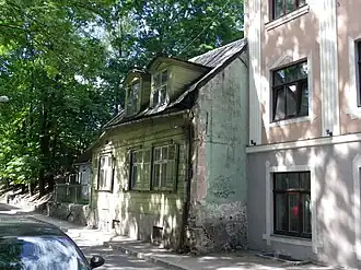 Eduarda Smiļģa iela 11