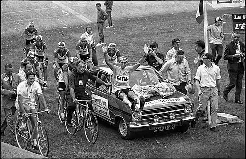 Eddy Merckx arrivant victorieux du Tour de France 1969 à la Cipale.
