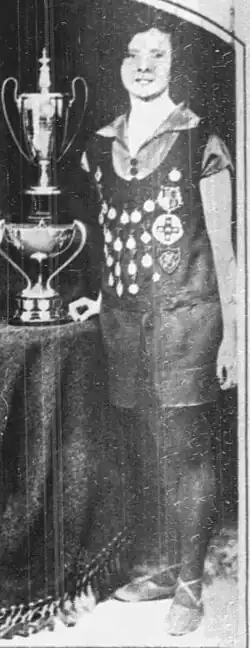 Description de l'image Edith Carrie Pickles, 1928 (cropped).jpg.