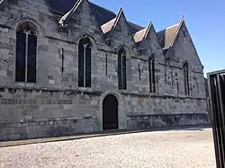 Côté de l'église.