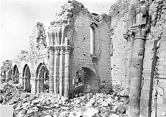 La nef de l'église en 1914.