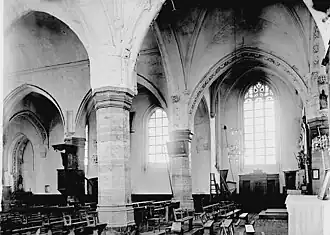 La nef de l'église au début du XXe&nbsp;siècle