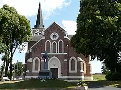 L'église et le monument aux morts de Niergnies