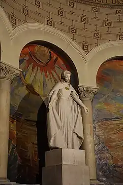 Statue de la Vierge.