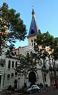 Eglise Saint-Antoine des Quinze-Vingts depuis l'avenue Ledru Rollin.