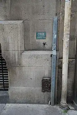 No&nbsp;57 : plaque indiquant le niveau des eaux en 1910.