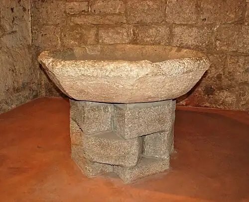 La cuve baptismale.