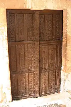 &nbsp;Porte à double vantail datée de 1547