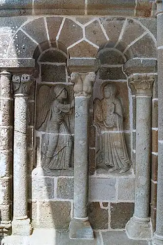 Mur nord : Annonciation.