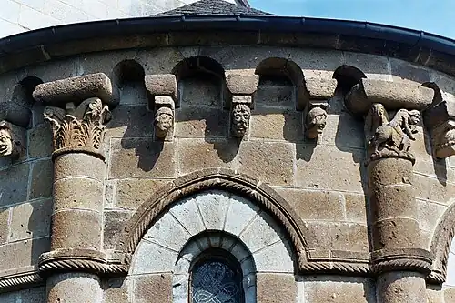 Modillons du chevet (côté nord).