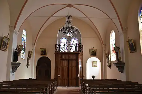 La nef côté porche.