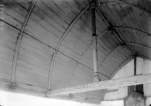 La voûte lambrissée. (Photographie de Camille Enlart)