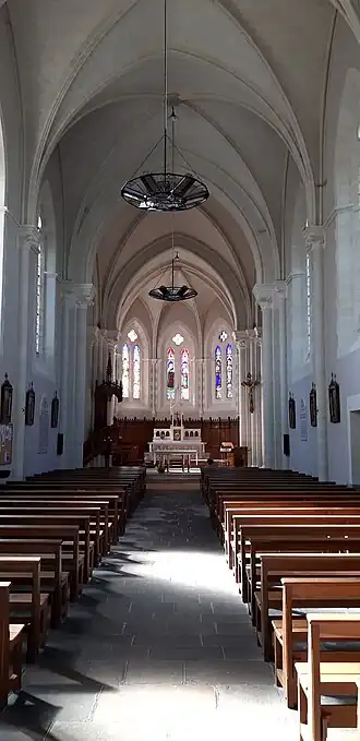 Nef de l'église Saint-Vital