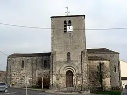 L'église Saint-artin de Glénay avant la campagne de restauration de 2017.