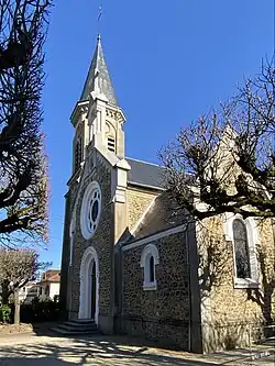 L’église Saint-Pierre-ès-Liens.