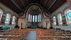 Nef de l'église Sainte-Jeanne-d'Arc