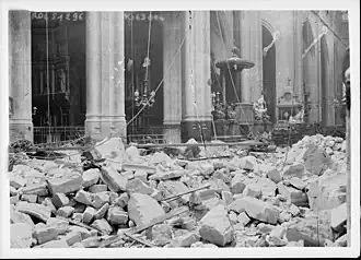 Intérieur de l'église après le bombardement du 29 mars 1918.